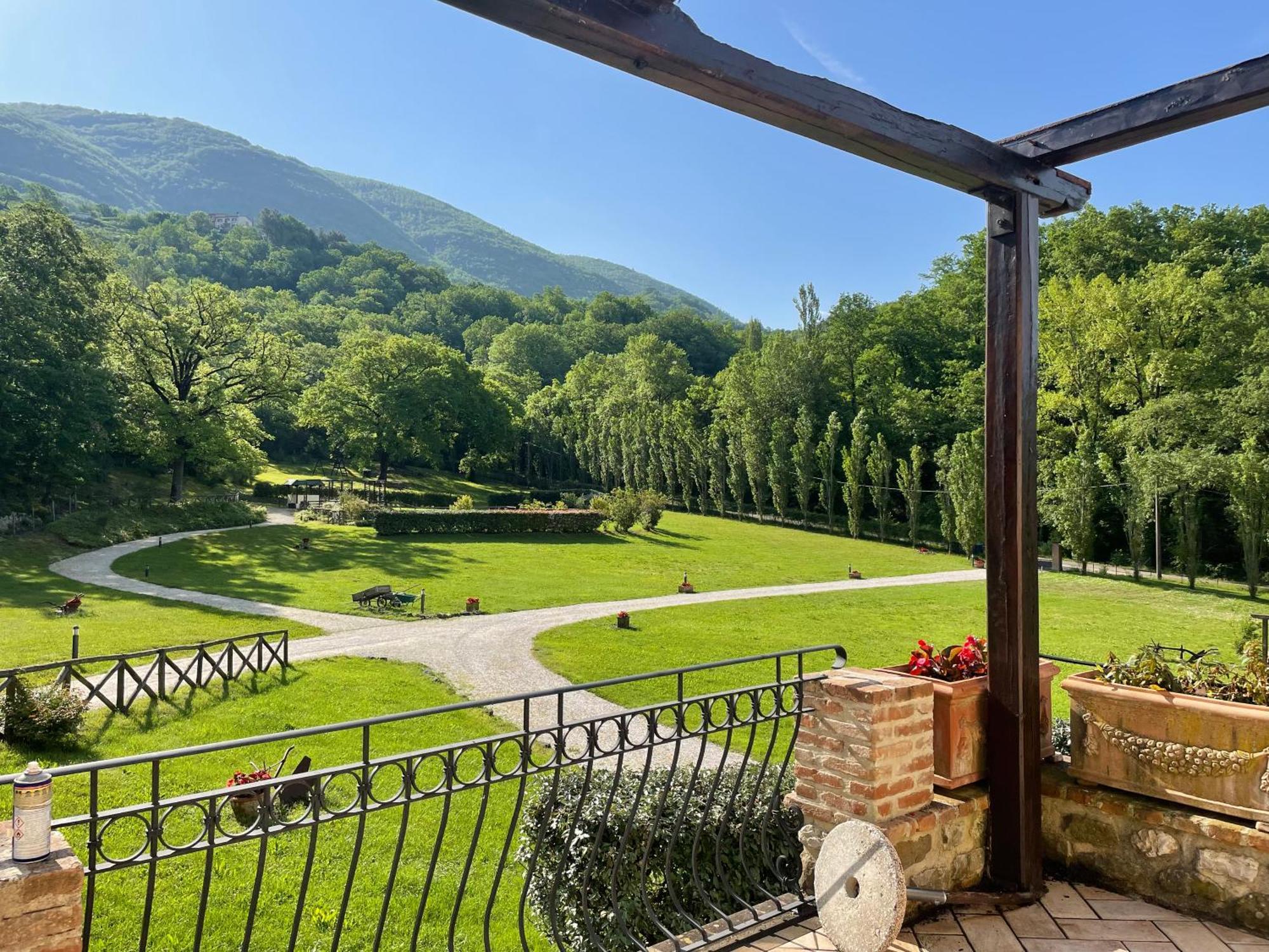 Cerqua Rosara Residence Valtopina Экстерьер фото